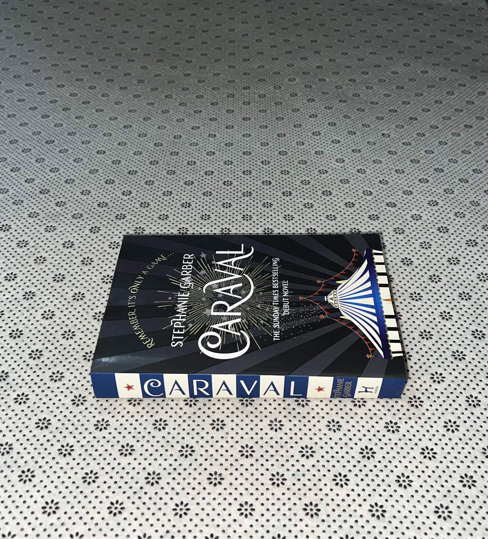 caraval caraval series book 1 by stephanie garber