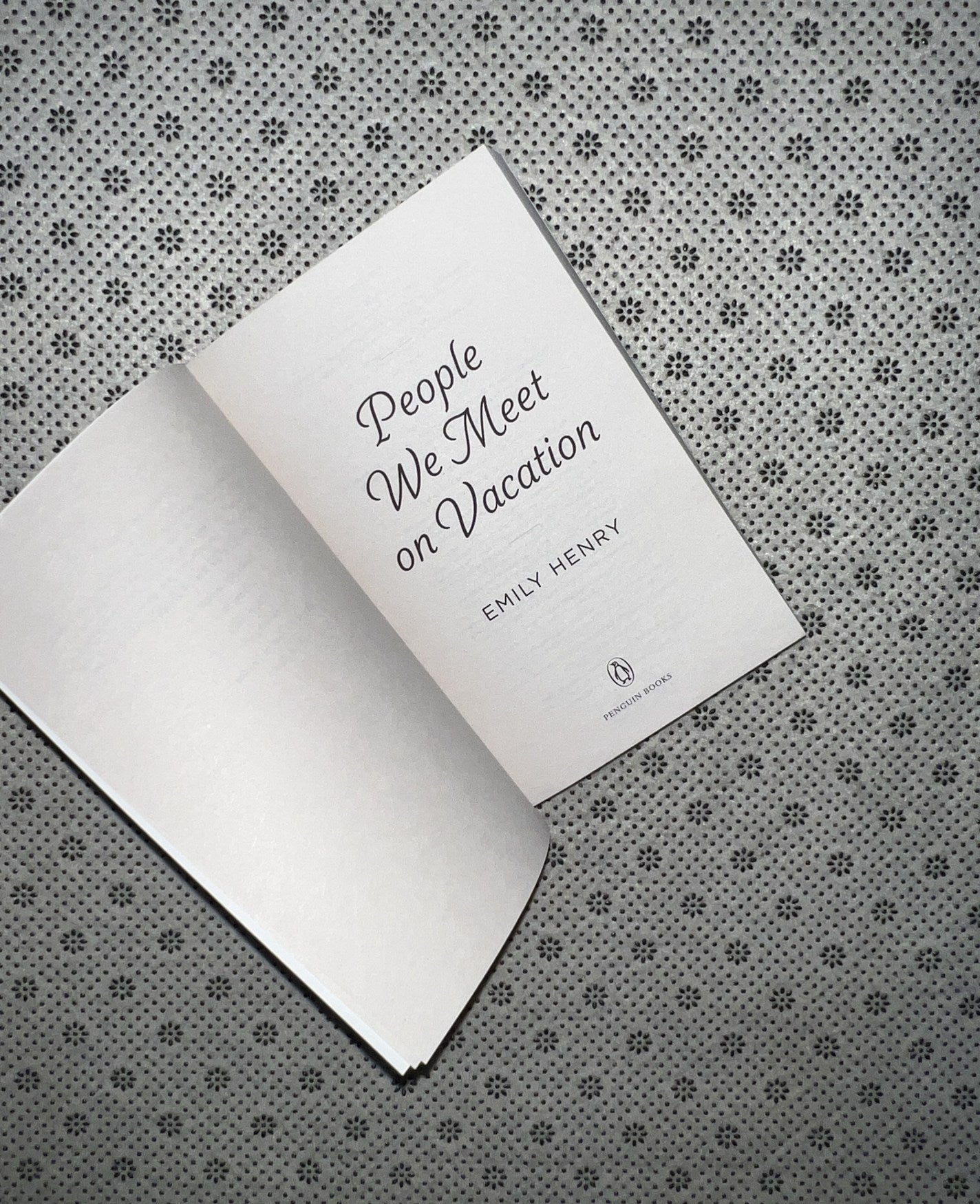 PEOPLE WE MEET ON VACATION by Emily Henry