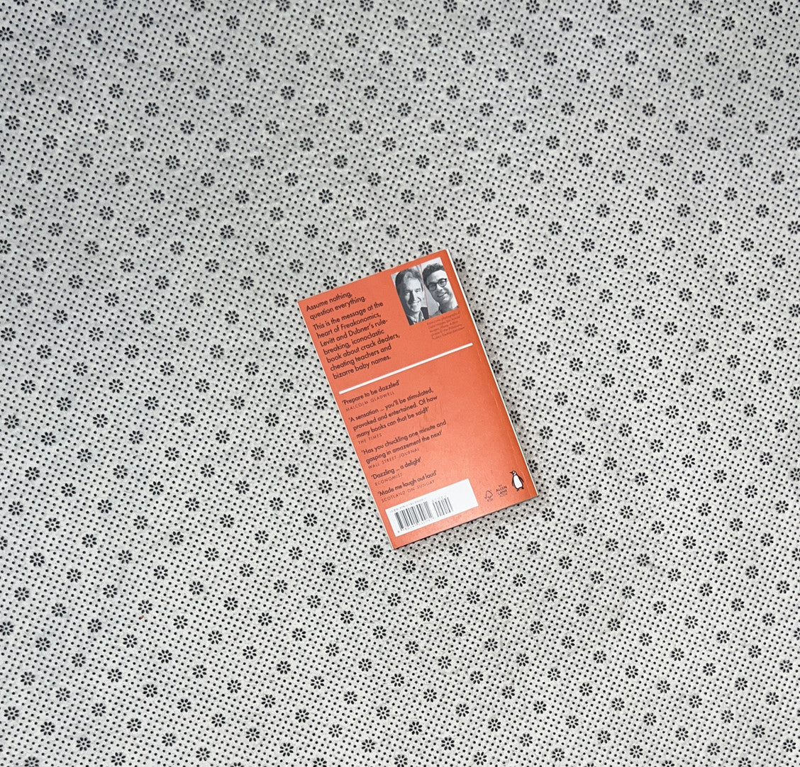 FREAKONOMICS by Steven D. Levitt and Stephen J. Dubner