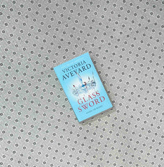 glass sword red queen series book 2 by victoria aveyard