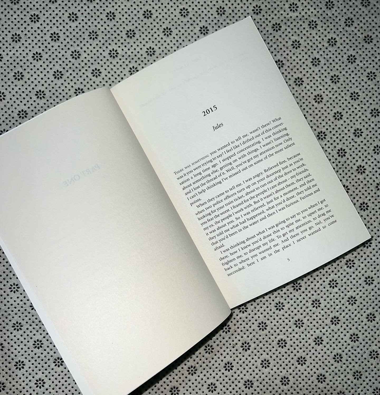 into the water by paula hawkins 1