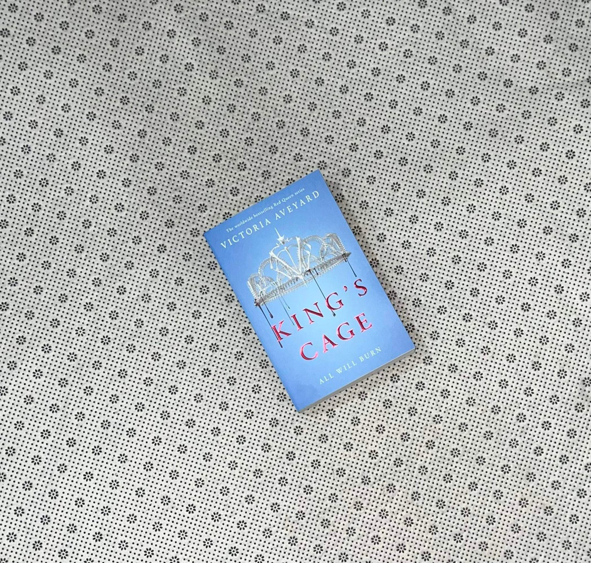 kings cage red queen series book 3 by victoria aveyard