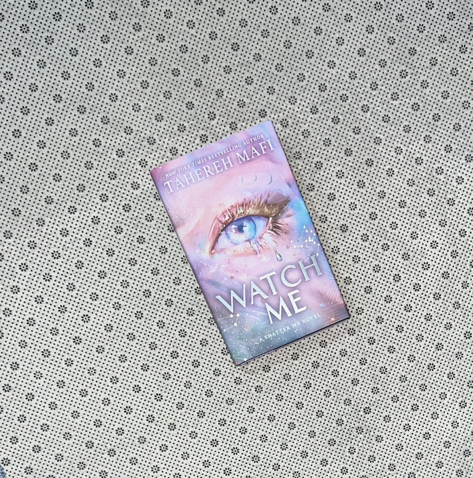 watch me shatter me the new republic series book 1 designed edges by tahereh mafi