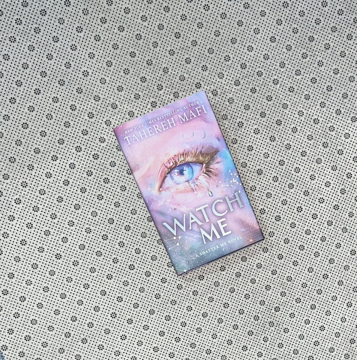 watch me shatter me the new republic series book 1 designed edges by tahereh mafi