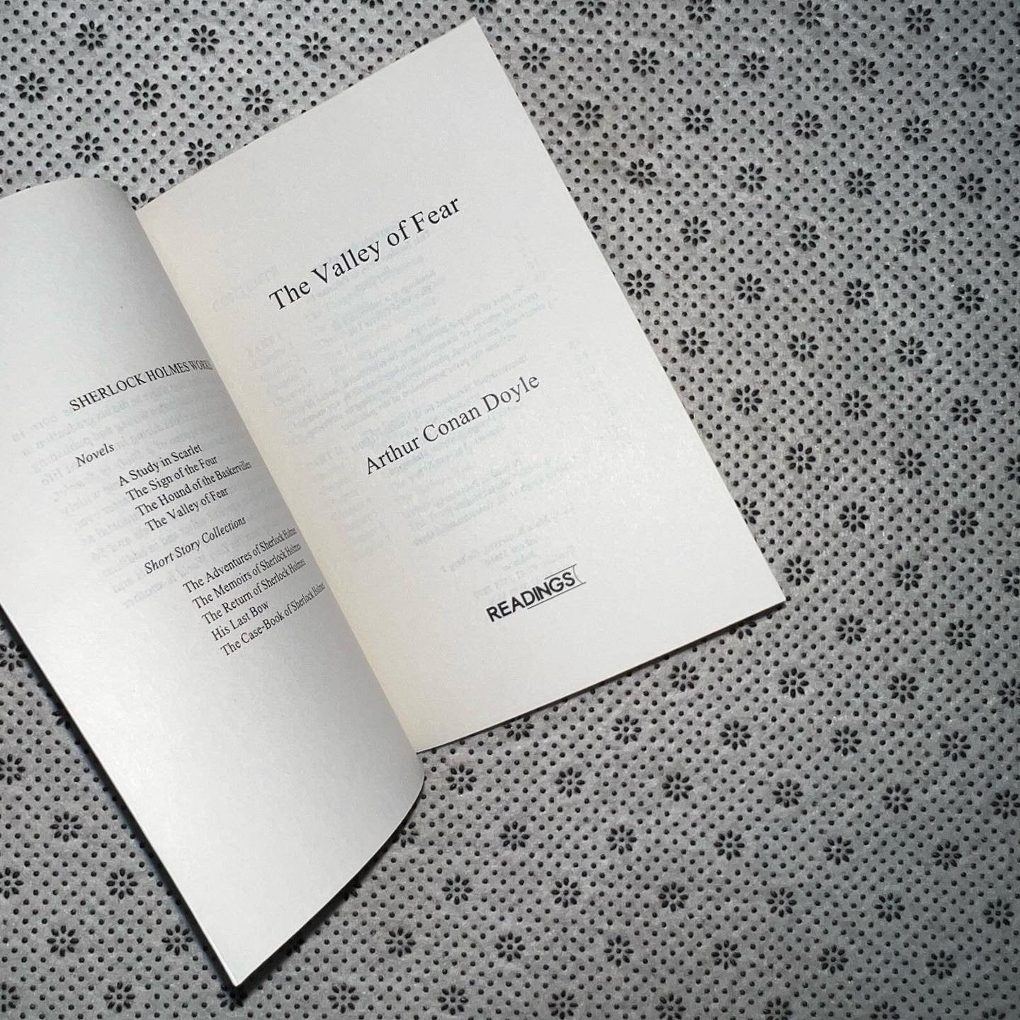 the valley of fear a sherlock holmes novel readings classics by arthur conan doyle