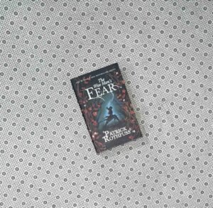 THE WISE MAN'S FEAR: The Kingkiller Chronicle Series (Book 2) by Patrick Rothfuss