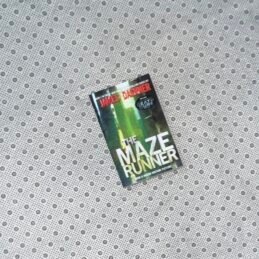 THE MAZE RUNNER: The Maze Runner Series (book 1) by James Dashner